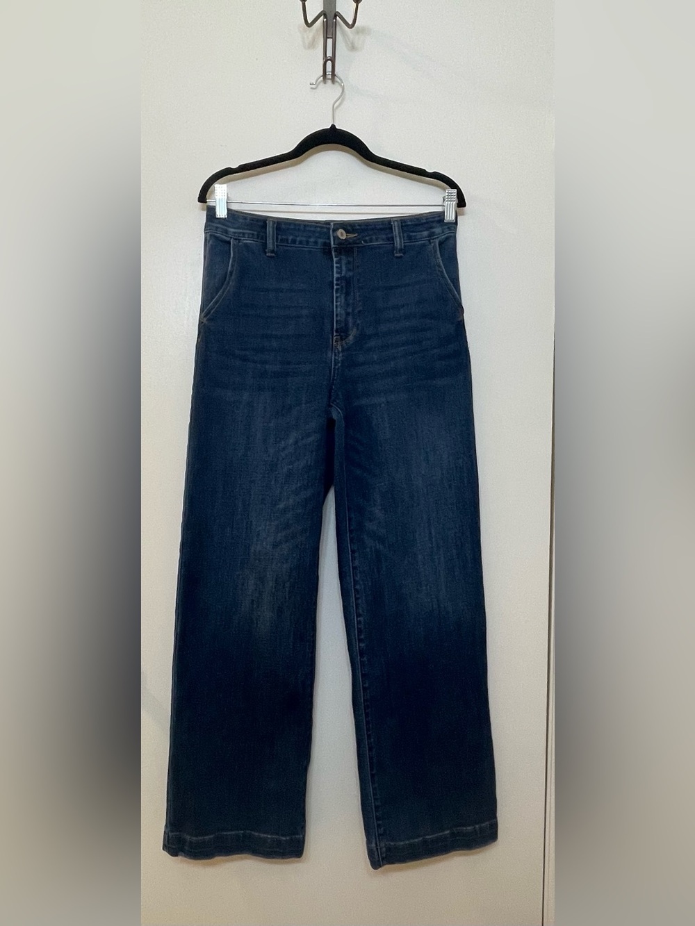 KanCan Los Angeles Women’s Straight Leg Jeans Dark Wash Blue Stretch Size 28